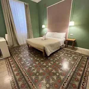 Bed In 2*, Palermo Italien